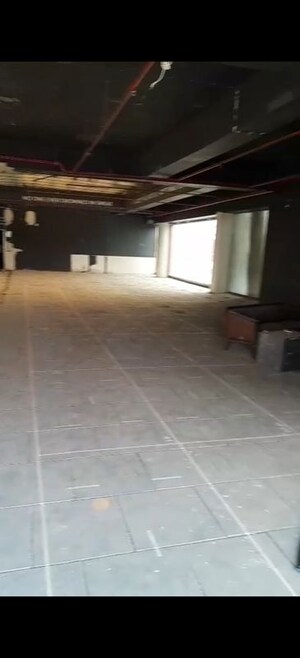 Parking in  Showroom at Andheri West – for Rent