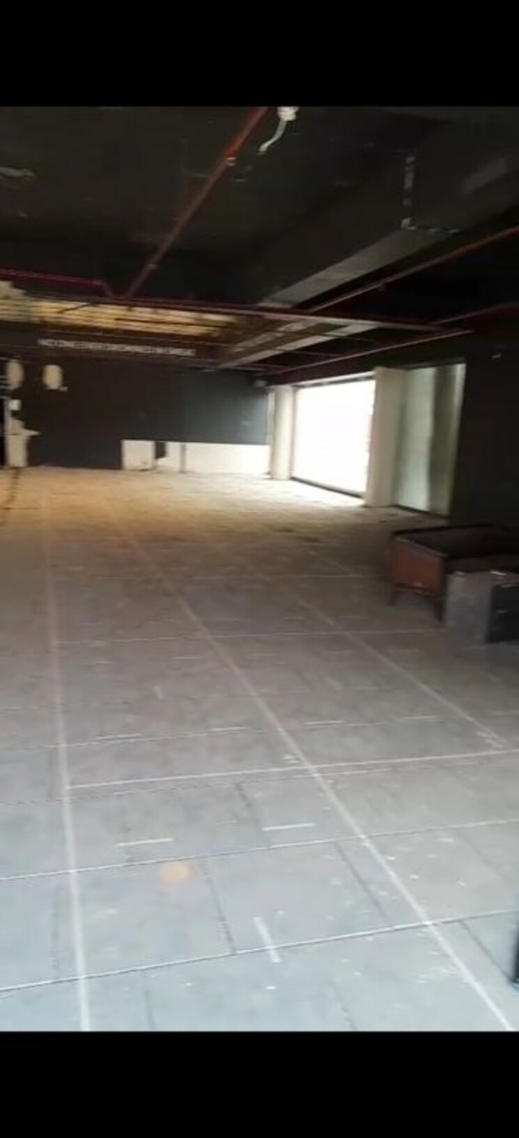  Parking, andheri west Commercial Showroom 4490 Sq.Ft. In Andheri West Mumbai 9954911