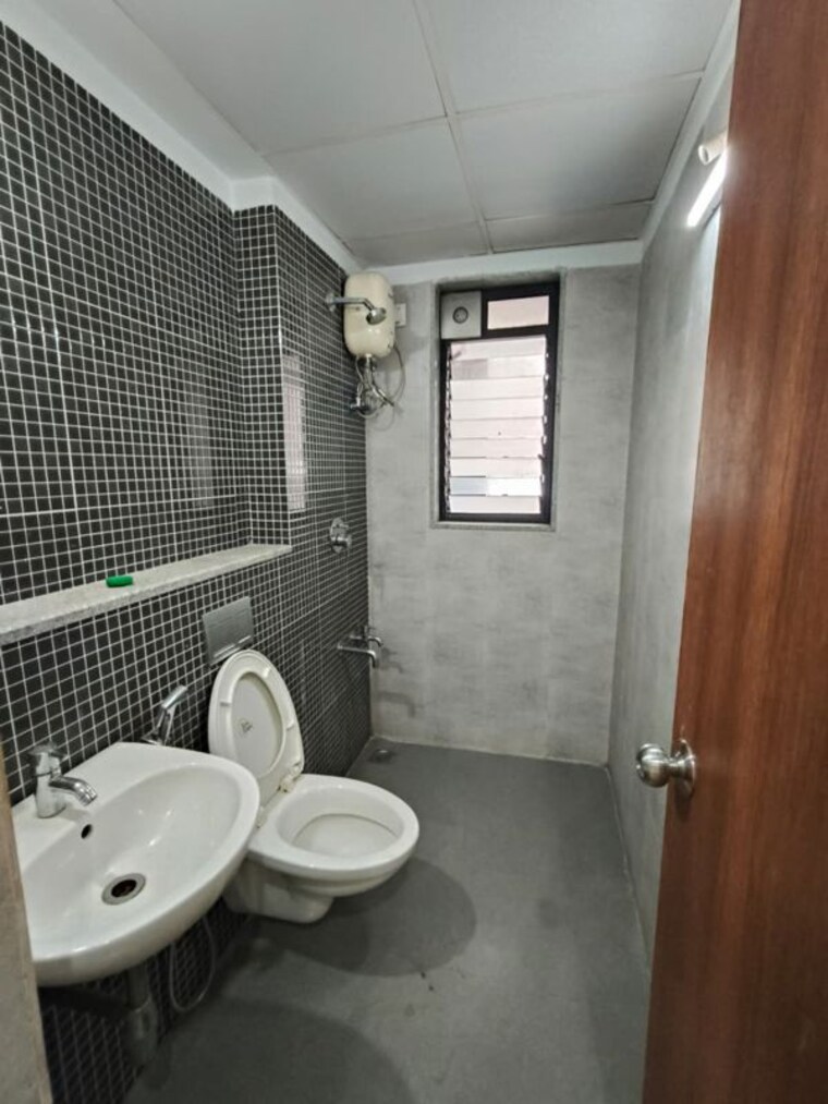 Bathroom, lodha-palava-downtown 2.5 Bedroom 650 Sq.Ft. Apartment In Dombivli East Thane 9954925