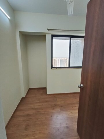 Room in 2.5 BHK Apartment at Lodha Palava Downtown, Dombivli East – for Rent