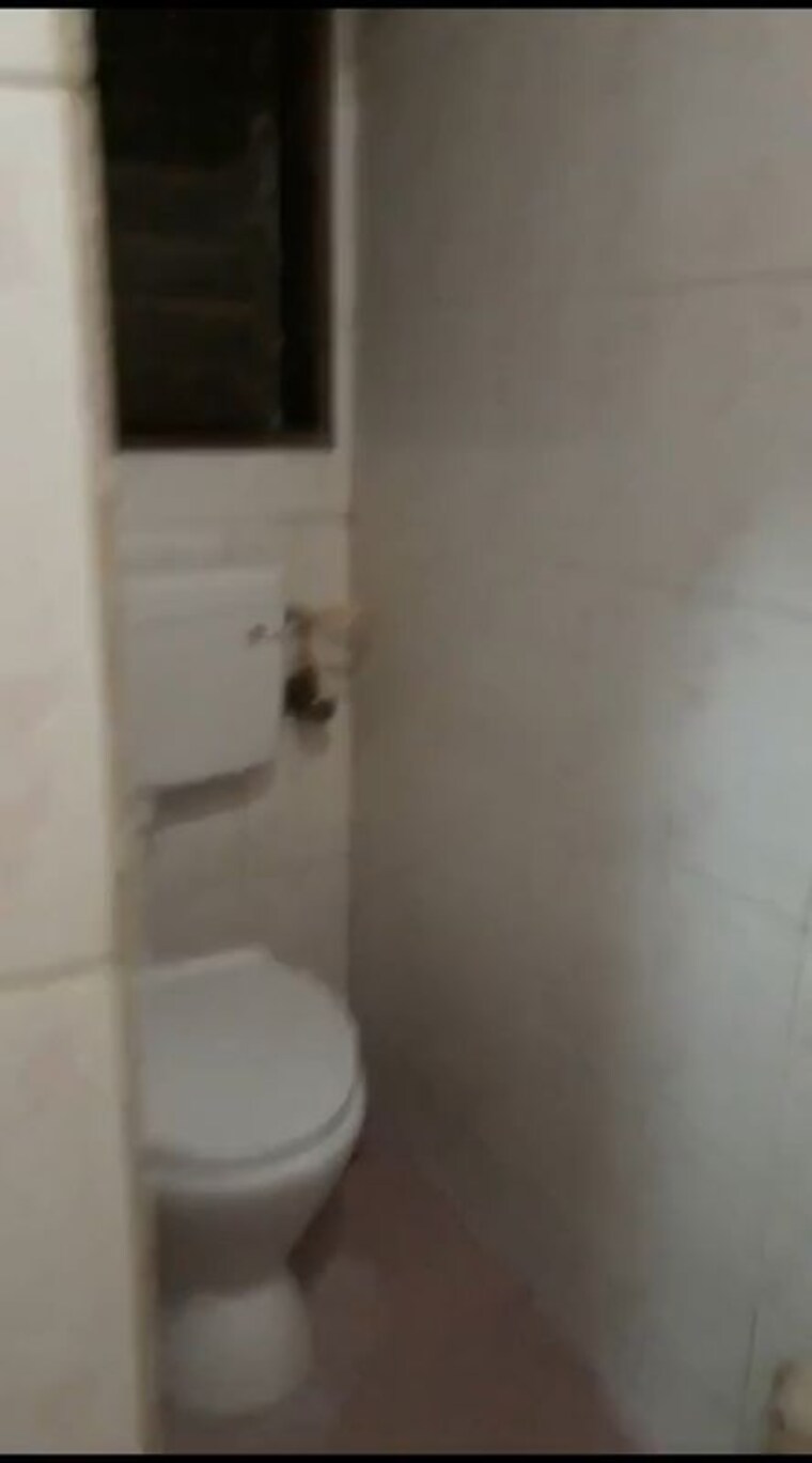 Bathroom, mahim 1 RK 250 Sq.Ft. Apartment In Mahim Mumbai 9954974
