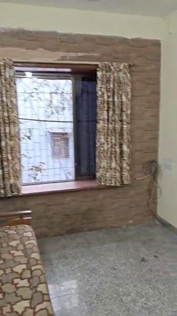 Room in 1 RK Apartment at Shivaji Park – for Rent