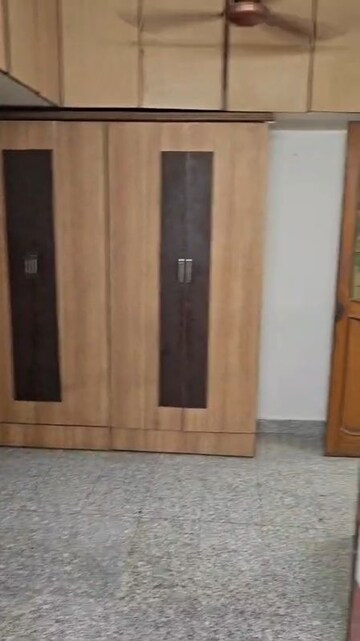 Room in 1 RK Apartment at Shivaji Park – for Rent