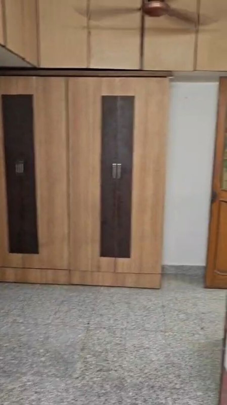Room, shivaji park 1 RK 280 Sq.Ft. Apartment In Shivaji Park Mumbai 9954977