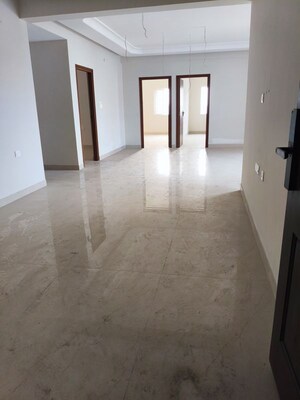 Room in 3 BHK Apartment at Lakdi Ka Pul – for Sale