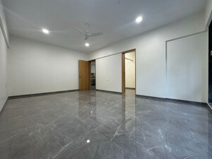 Room in 5 BHK Apartment at Raviraj Sattva, Aundh – for Rent