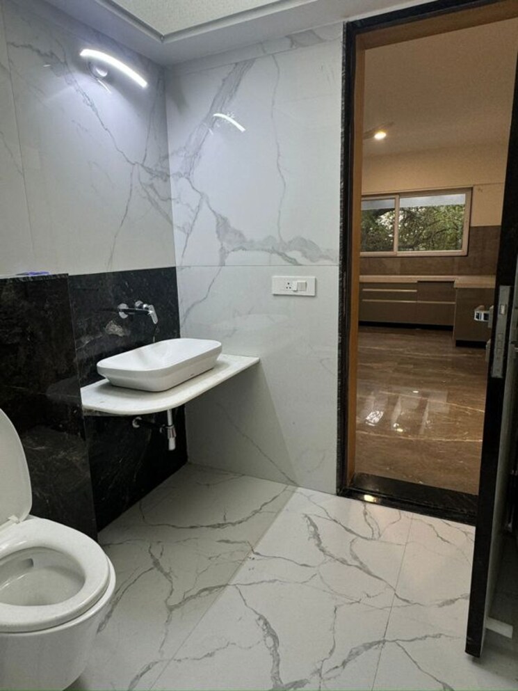 Bathroom, raviraj-sattva 5 Bedroom 4906 Sq.Ft. Apartment In Aundh Pune 9954994