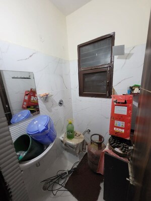 Team Area in 3 BHK Builder Floor at Pir Machalla – for Rent