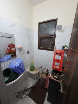 Team Area in 3 BHK Builder Floor at Pir Machalla – for Rent