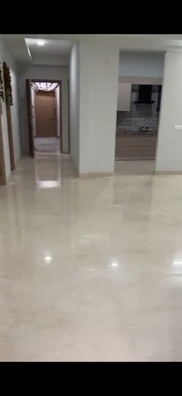 Room in 2 BHK Apartment at Eldeco Live By The Greens, Sector 150 – for Sale