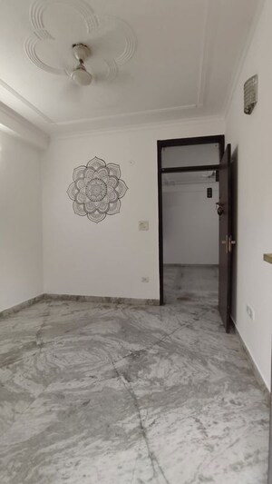 Room in 1 BHK Builder Floor at Saket – for Rent