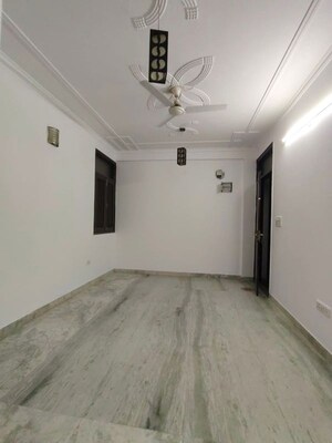 Room in 1 BHK Builder Floor at Saket – for Rent