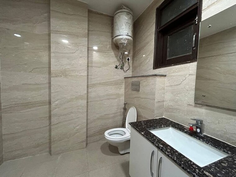Bathroom, saket 2 Bedroom 950 Sq.Ft. Builder Floor In Saket Delhi 9955092