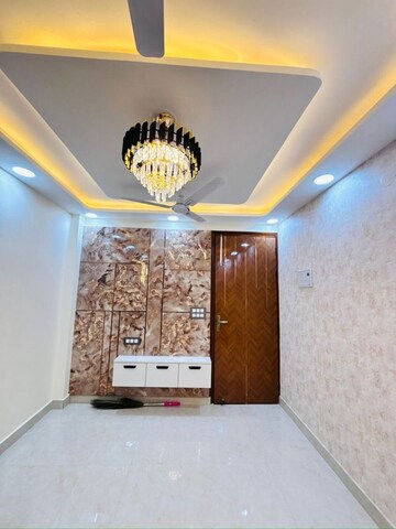 Room in 2 BHK Builder Floor at Umang Winter Hills Dwarka Mor, Dwarka Mor – for Rent