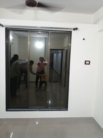 Room in 1 BHK Apartment at Beauty Landmark, Bhandup West – for Rent