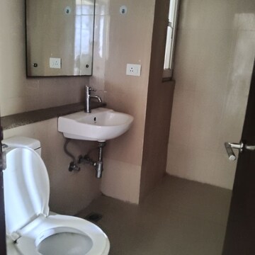 Bathroom in 3.5 BHK Apartment at Emaar Emerald Estate, Sector 65 – for Rent