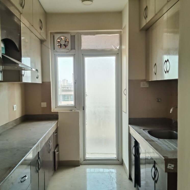 Kitchen, emaar-emerald-estate 3.5 Bedroom 1395 Sq.Ft. Apartment In Sector 65 Gurgaon 9955134