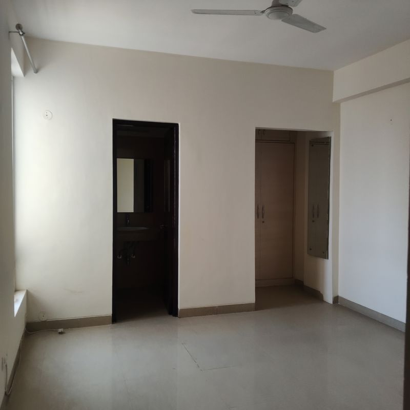 3.5 BHK + Servant Room Apartment For Rent in Emaar Emerald Estate