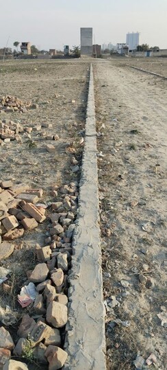 Plot For Sale in Gulshan Botnia