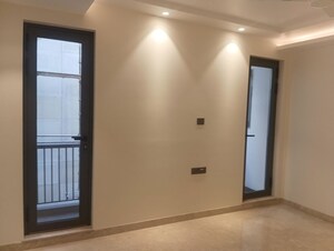 Room in 3 BHK Builder Floor at Lavish Apartment, Malcha Marg – for Sale