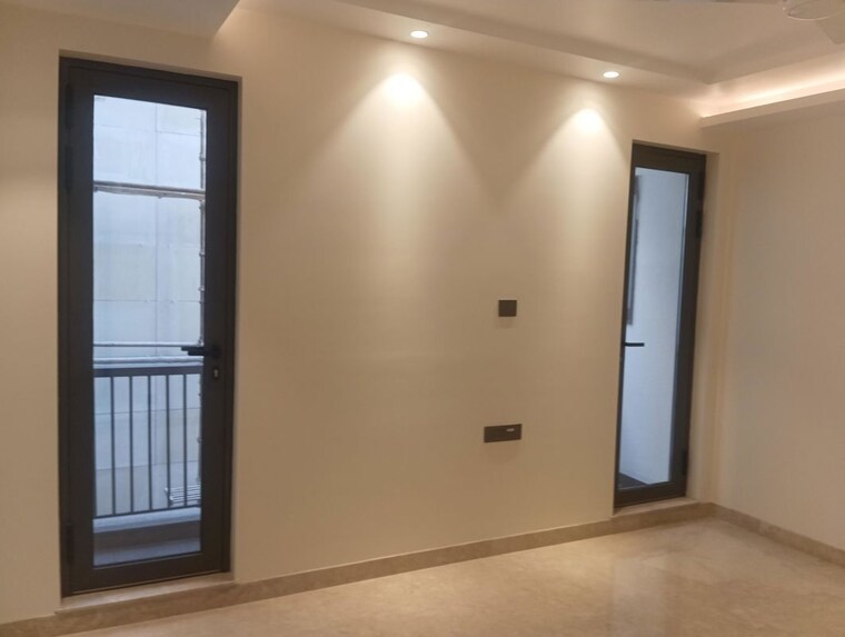 Room, lavish-apartment 3 Bedroom 3300 Sq.Ft. Builder Floor In Malcha Marg Delhi 9954839