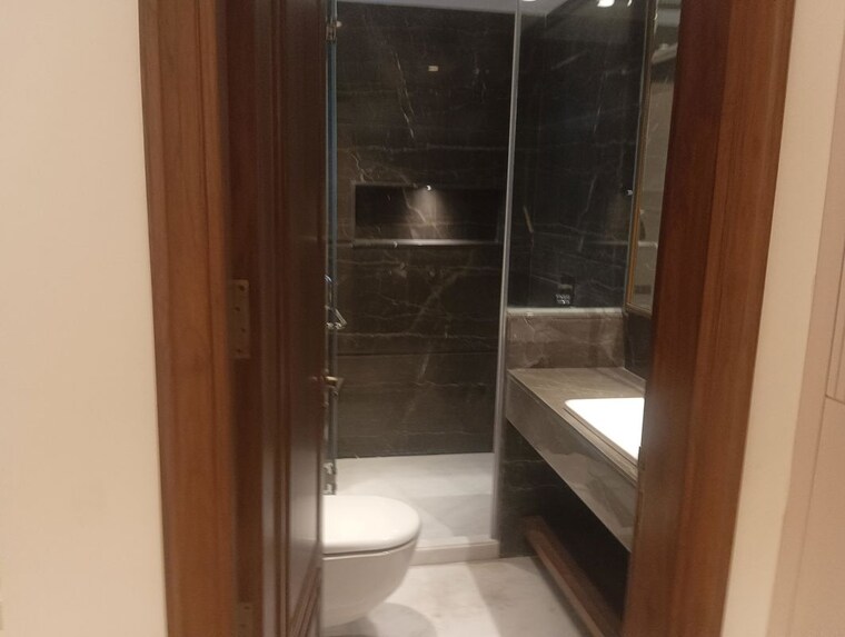 Bathroom, lavish-apartment 3 Bedroom 3300 Sq.Ft. Builder Floor In Malcha Marg Delhi 9954839