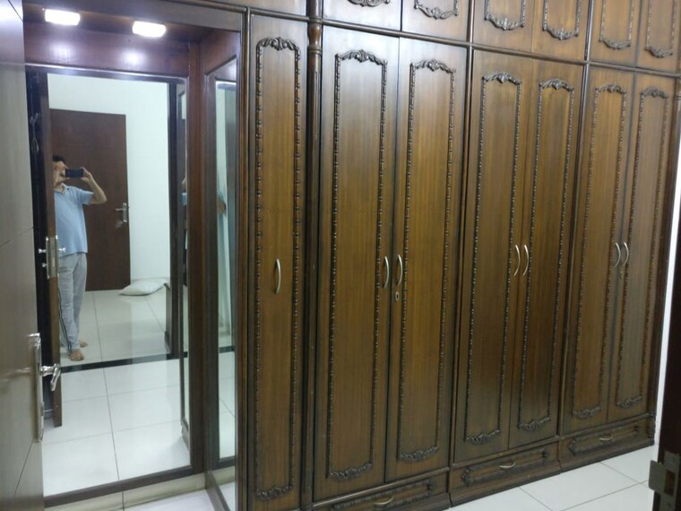 Bedroom, sector 19 6 Bedroom 112 Sq.Mt. Independent House In Sector 19 Noida 9955158