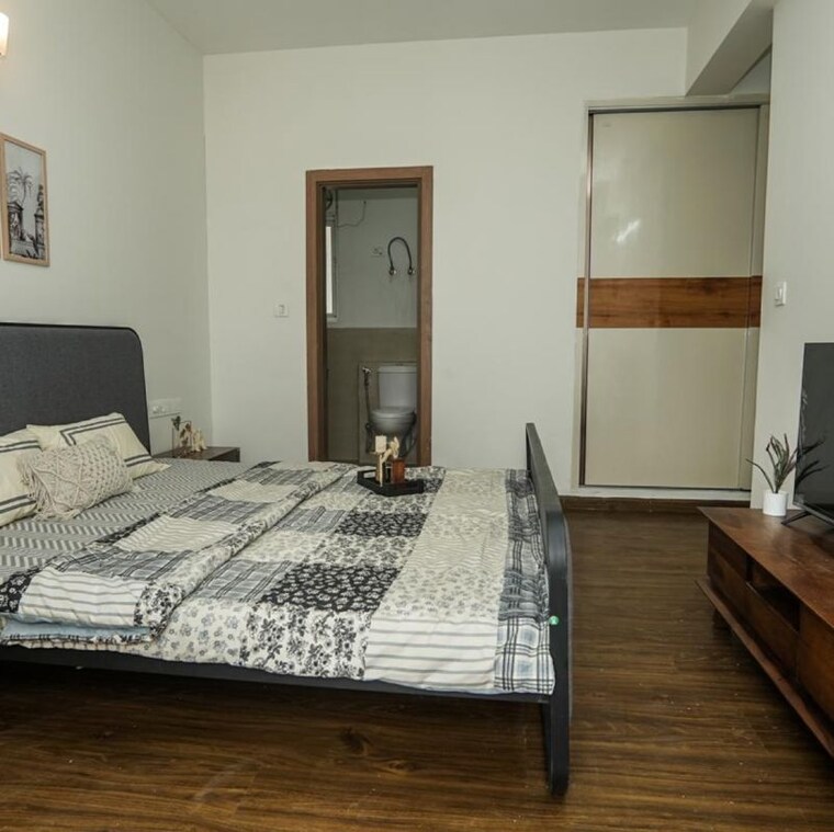 Bedroom, sunworld-central 4 Bedroom 3400 Sq.Ft. Apartment In Sector 107 Noida 9955161