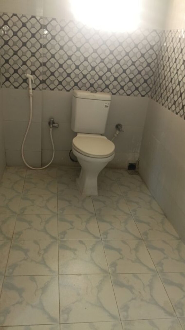 Bathroom, sristi-plaza 2 Bedroom 1200 Sq.Ft. Apartment In Chinar Park Kolkata 9955179