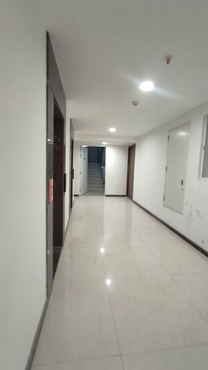 2 BHK Apartment For Rent in Lodha Amara, Kolshet Road