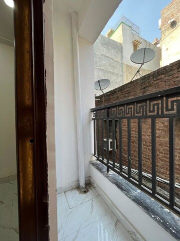Balcony in 1 BHK Builder Floor at Saket – for Rent