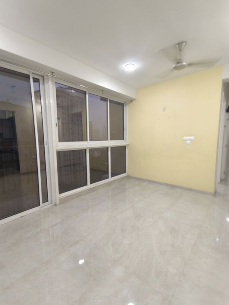 Room, tata-serein 3 Bedroom 996 Sq.Ft. Apartment In Pokhran Road No Two Thane 9955350