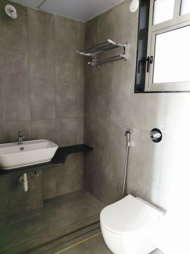 Bathroom, vj-yashwin-nuovo-centro 2 Bedroom 734 Sq.Ft. Apartment In Wakad Pune 9955354