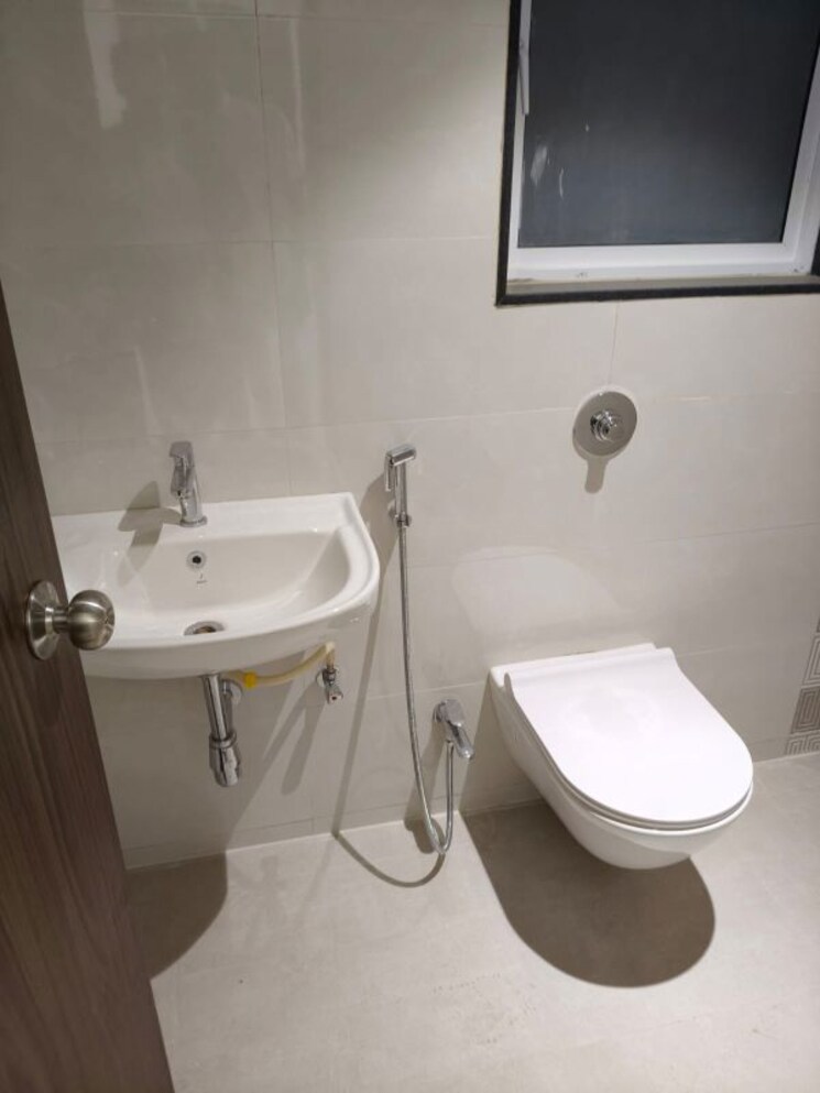Bathroom, jhamtani-ace-abode 2 Bedroom 900 Sq.Ft. Apartment In Kiwale Pune 9955363