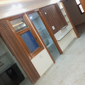 Furnished Amenities in 3 BHK Builder Floor at ML 73 Avenue, Sector 73 – for Sale