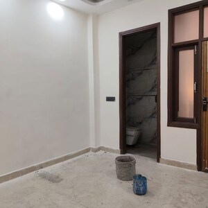 Room in 2 BHK Builder Floor at Govindpuri – for Rent