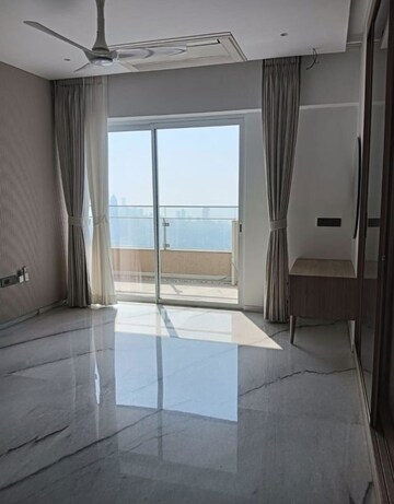 Room in 3 BHK Apartment at Lokhandwala Minerva Mahalaxmi, Mahalaxmi – for Rent