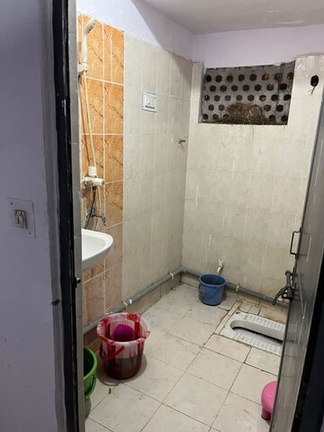 Bathroom in 2 BHK Apartment at Gomti Nagar – for Rent