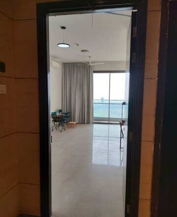 3 BHK Apartment – Entrance View at Piramal Mahalaxmi, Mahalaxmi - for Rent