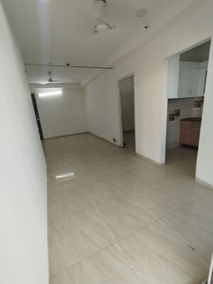 Room in 2 BHK Apartment at Gaur City 5th Avenue, Sector 4 Greater Noida – for Rent