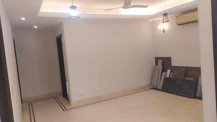Room, greater kailash ii 4 Bedroom 300 Sq.Yd. Builder Floor In Greater Kailash ii Delhi 9955447