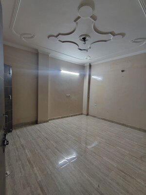 Room in 2 BHK Builder Floor at Saket – for Rent