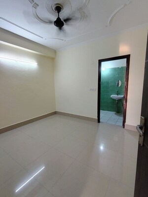 Room in 2 BHK Builder Floor at Saket – for Rent
