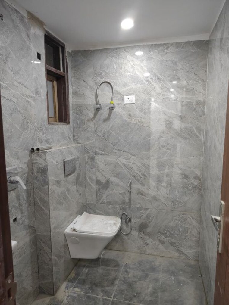 Bathroom, saket 2 Bedroom 960 Sq.Ft. Builder Floor In Saket Delhi 9955487