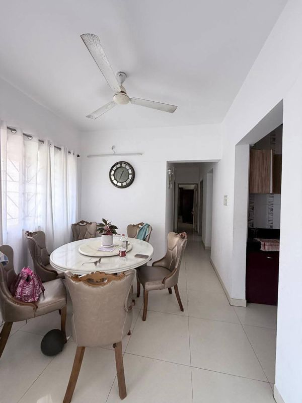 3 BHK + Servant Room Apartment For Rent in Magarpatta City Roystonea