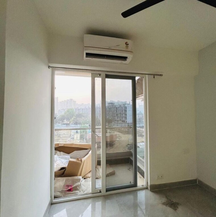 Room, signature-global-city-92 2 Bedroom 1010 Sq.Ft. Apartment In Sector 92 Gurgaon 9955565