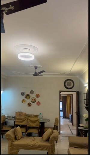 Furnished Amenities in 2 BHK Builder Floor at Nehru Enclave – for Sale