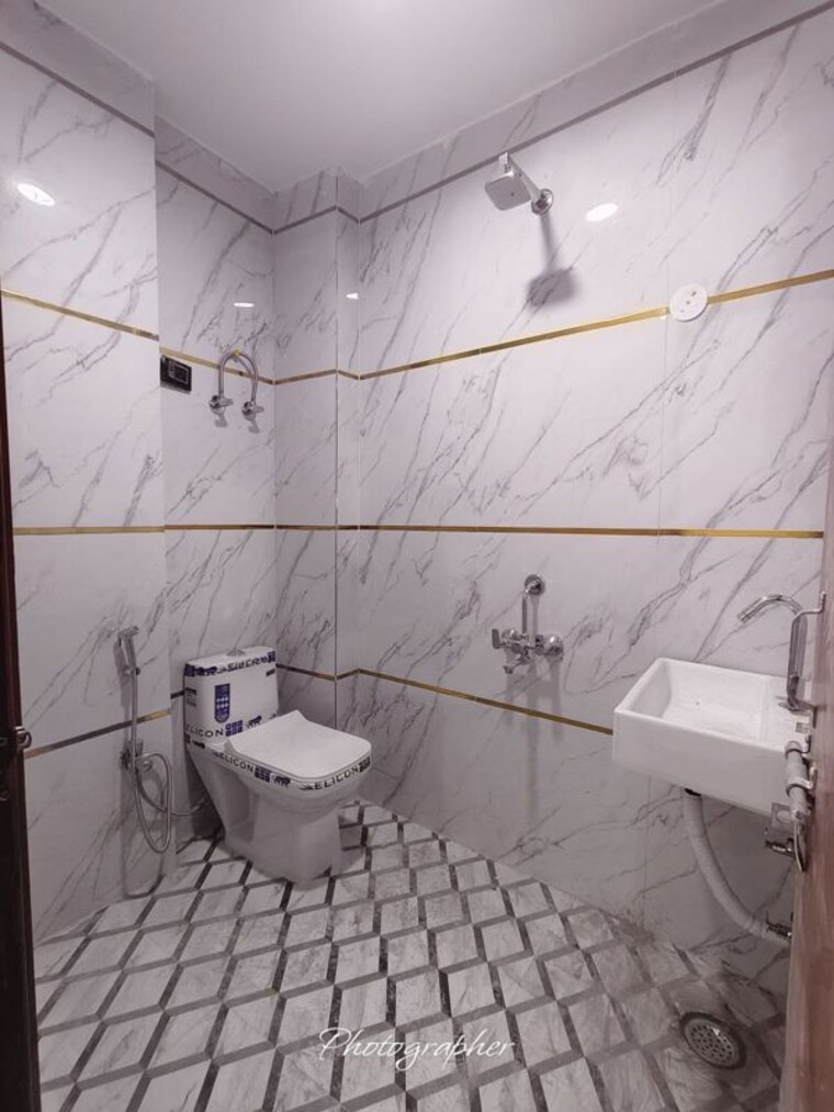 Bathroom, saket 2 Bedroom 750 Sq.Ft. Builder Floor In Saket Delhi 9955590