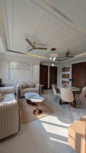 Team Area in 2 BHK Builder Floor at Sushant Lok 2, Sector 57 – for Rent