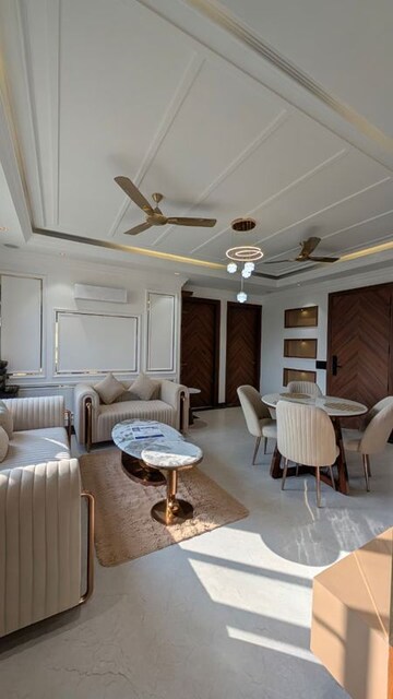 Team Area in 2 BHK Builder Floor at Sushant Lok 2, Sector 57 – for Rent